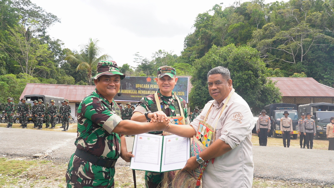 Penutupan TMMD Ke-129 TA 2026 di Kampung Sesor Resmi Ditutup Danrem 181/PVT Penutupan TMMD Ke-129 TA 2026 di Kampung Sesor Resmi Ditutup Danrem 181/PVT