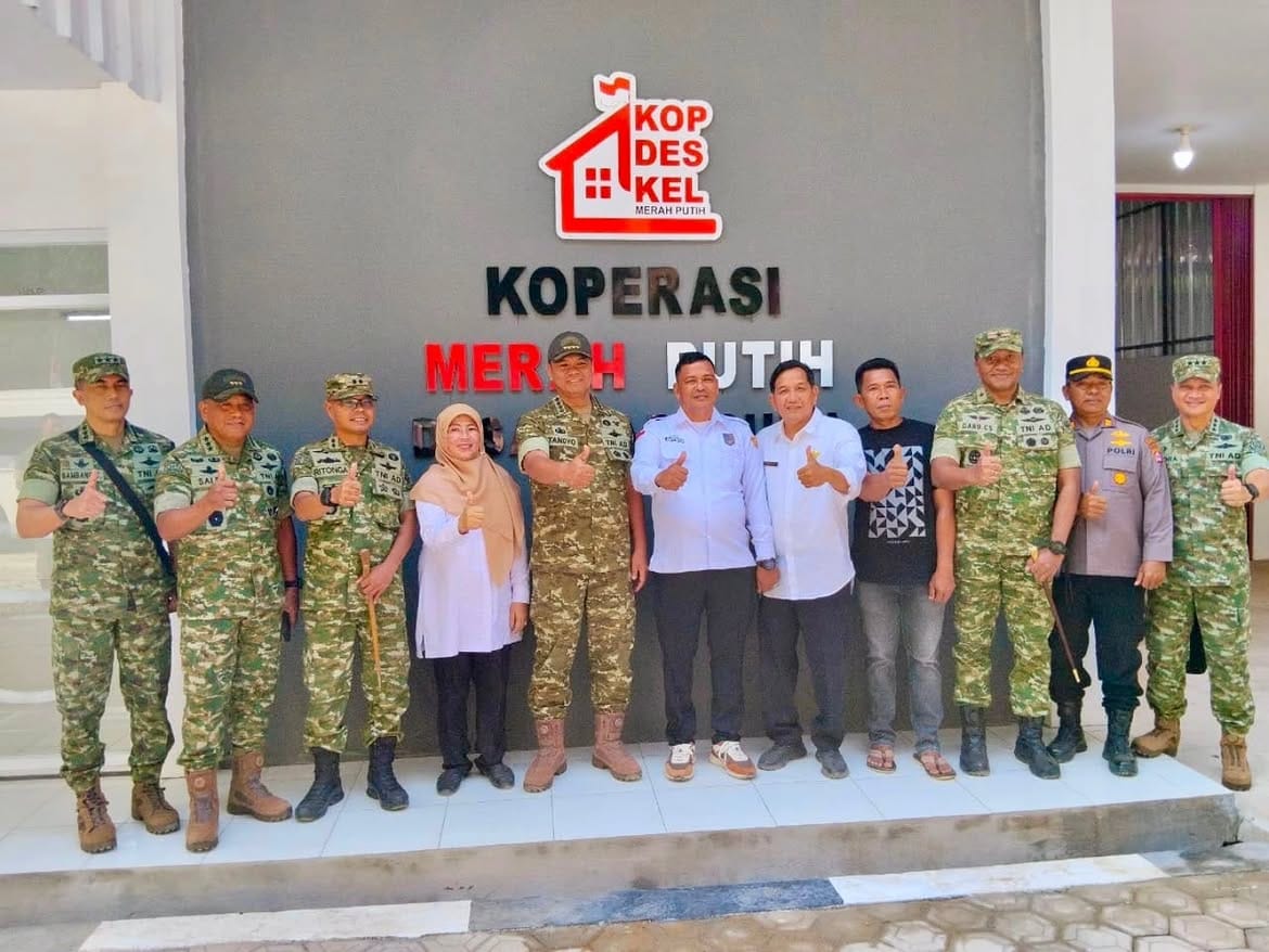Wapang TNI Tinjau Karya Bakti, Pembangunan KDKMP dan Yonif TP 842/Badak Sakti di Pandeglang Wapang TNI Tinjau Karya Bakti, Pembangunan KDKMP dan Yonif TP 842/Badak Sakti di Pandeglang