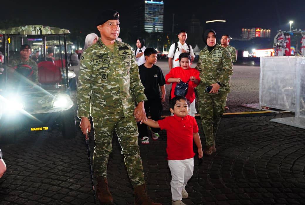 Panglima TNI Hadiri Karnaval Bersatu, Meriahkan Perayaan HUT ke-81 Kemerdekaan RI
