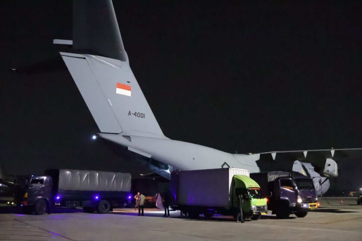 Hari Kedelapan Penanganan Gempa NTT, TNI Salurkan 695,170 Ton Bantuan