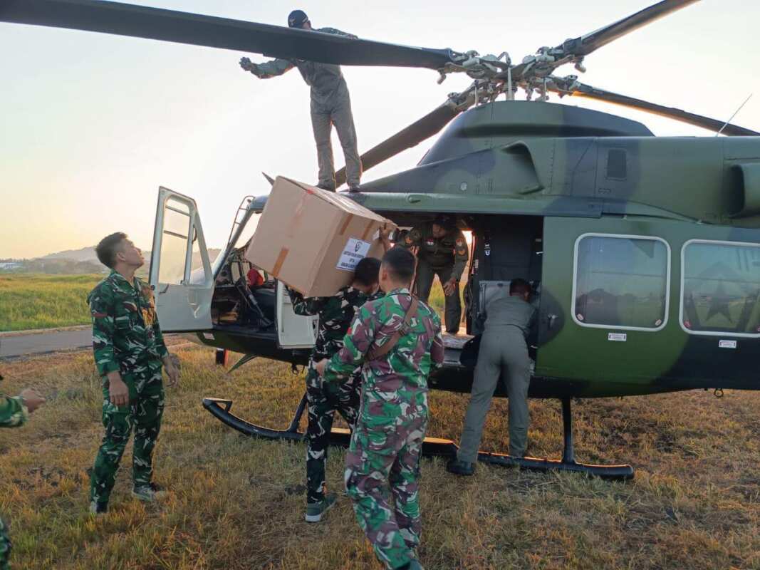 Hari Kesembilan Penanganan Gempa NTT, TNI Kerahkan 8.012 Personel dan Salurkan 803,824 Ton Bantuan