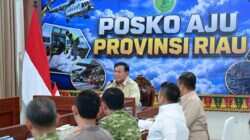 Panglima TNI Dampingi Presiden Prabowo Tinjau Penanganan Karhutla di Riau dan Sumatera Selatan