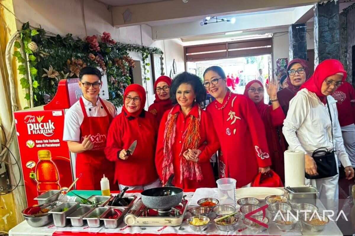 Gerakan Sehat Perempuan Indonesia dalam Memperingati HUT RI ke-81 Gerakan Sehat Perempuan Indonesia dalam Memperingati HUT RI ke-81