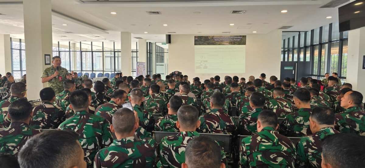 Tak Hanya Padamkan Api, TNI Perkuat Penanganan Karhutla Melalui Penyuluhan Tak Hanya Padamkan Api, TNI Perkuat Penanganan Karhutla Melalui Penyuluhan
