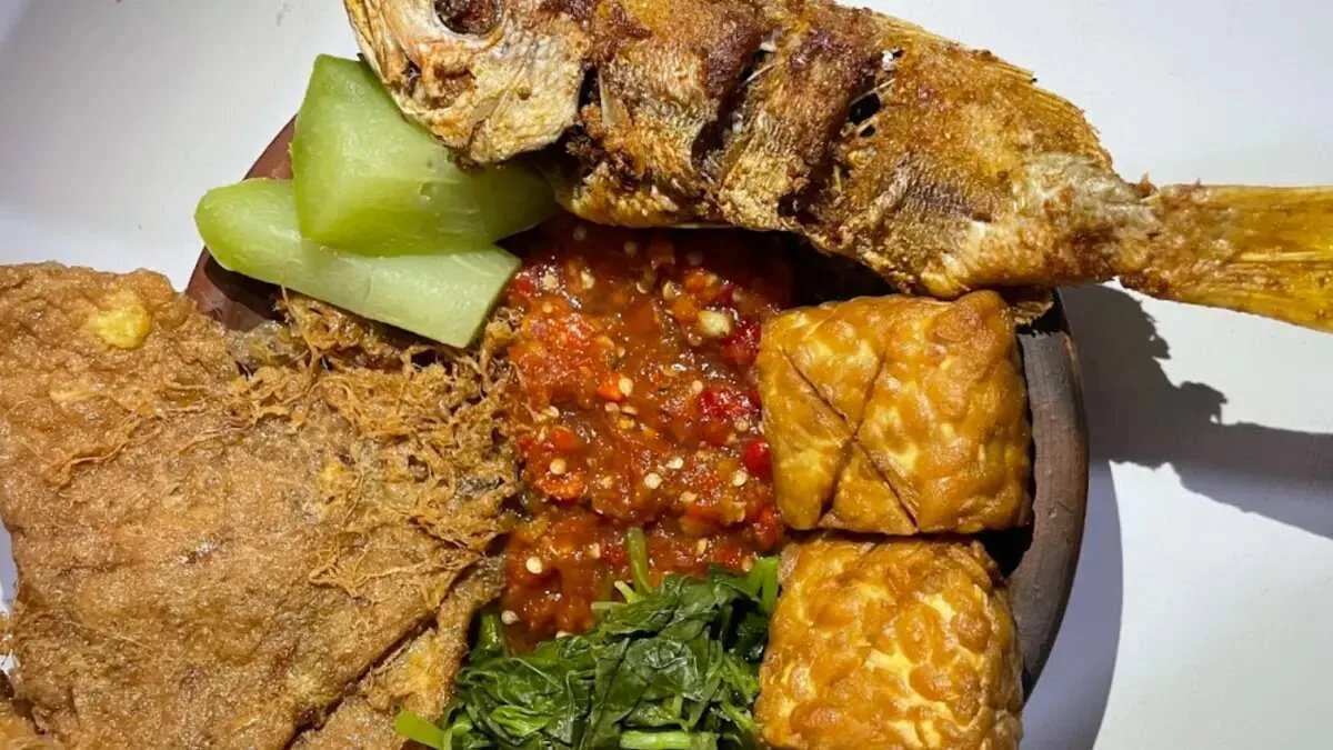 Menelusuri Kelezatan Sego Sambel di Surabaya