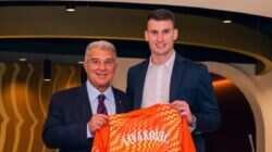 Perekrutan Dominik Livaković oleh Barcelona