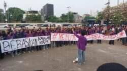 Aksi Demonstrasi Mahasiswa Universitas Pakuan di Gedung DPR