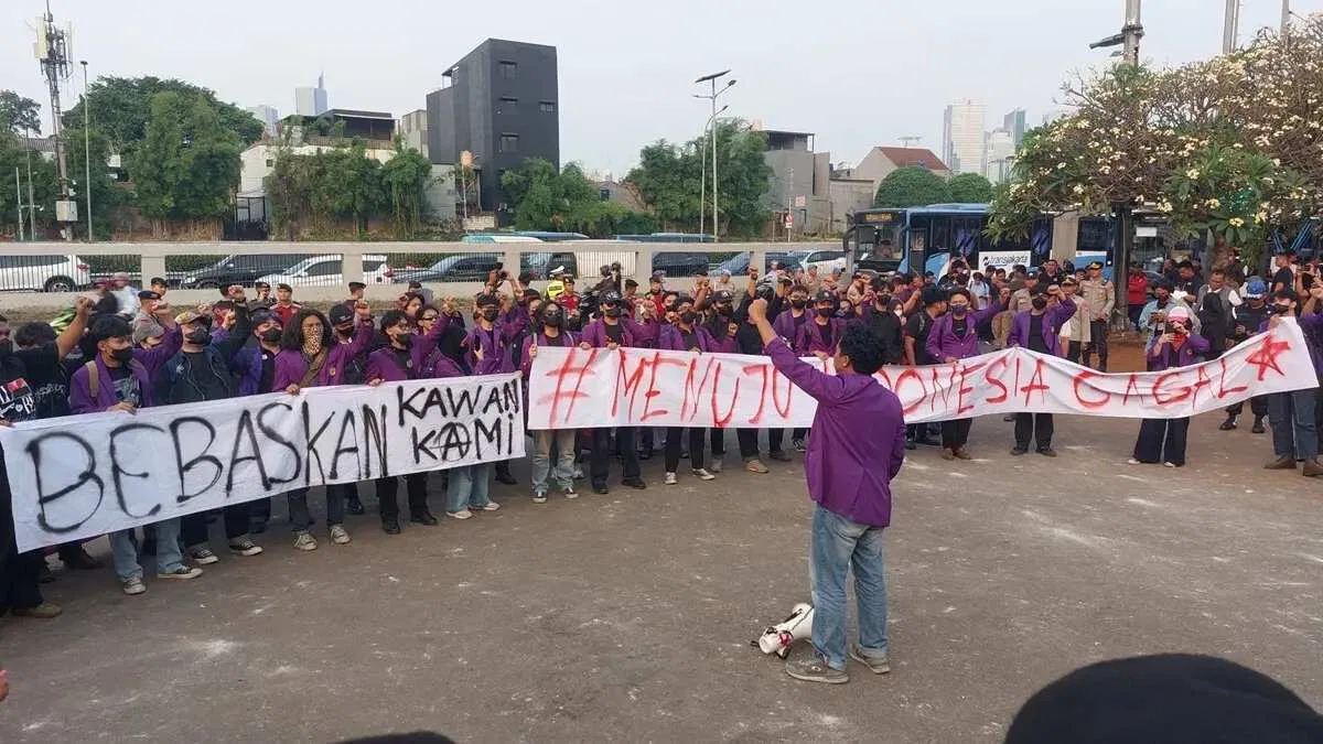 Aksi Demonstrasi Mahasiswa Universitas Pakuan di Gedung DPR