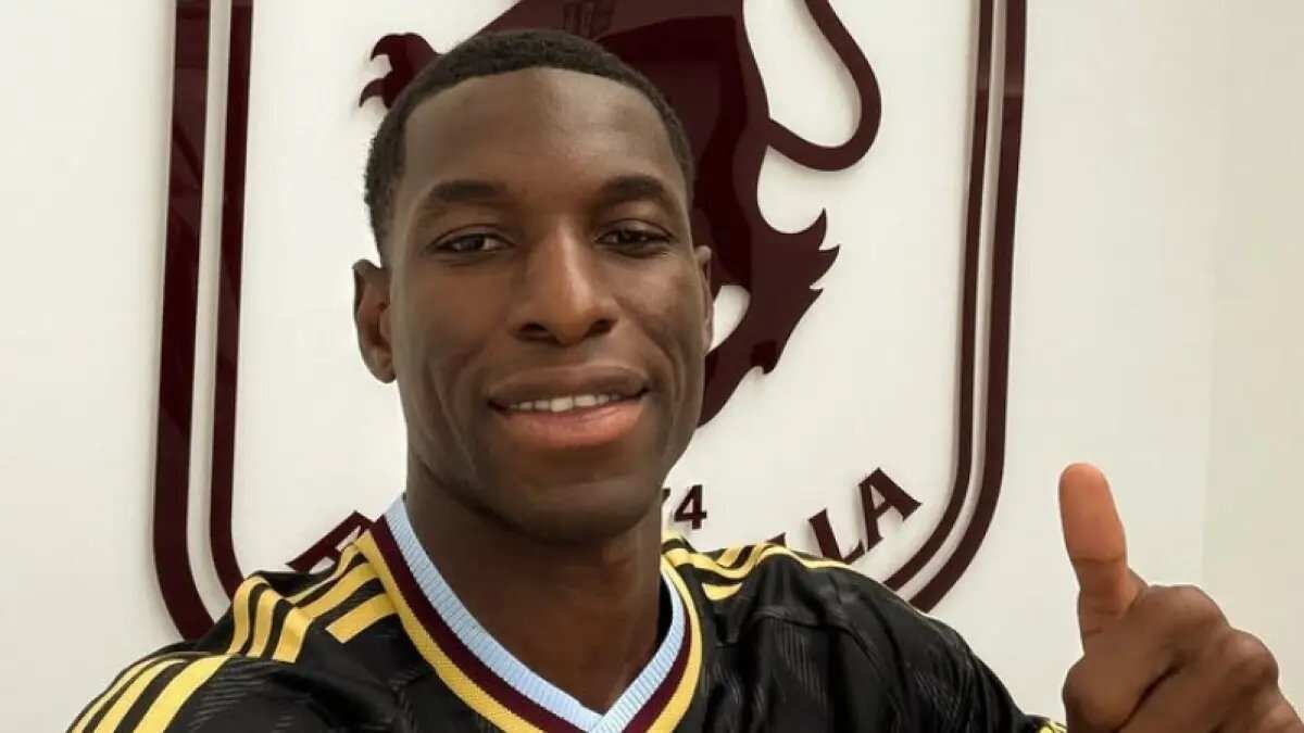 Nicolas Jackson Resmi Bergabung dengan Aston Villa Nicolas Jackson Resmi Bergabung dengan Aston Villa