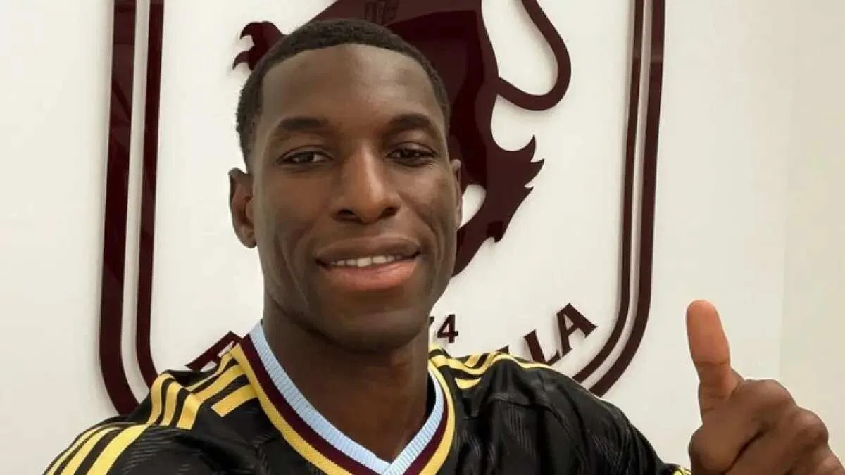 Nicolas Jackson Resmi Bergabung dengan Aston Villa
