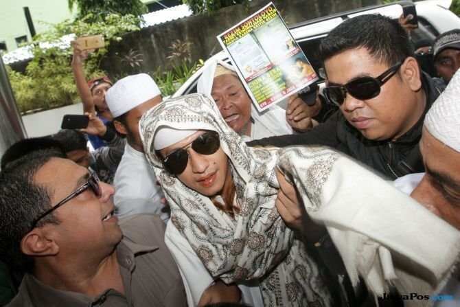 Kunjungan Habib Bahar di Rumah Duka Korban Kerusuhan