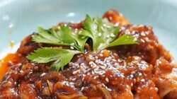 Menyajikan Resep Ayam Pedas Manis Spicy Honey Chicken