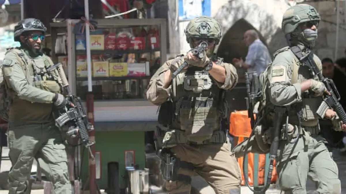 Penutupan Akses Desa Al-Mughayyir oleh Tentara Israel