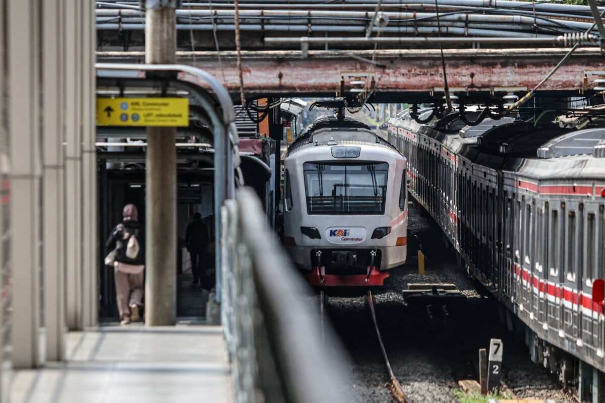 Perpindahan Aktivitas Naik Turun KRL dari Stasiun Karet ke BNI City Perpindahan Aktivitas Naik Turun KRL dari Stasiun Karet ke BNI City