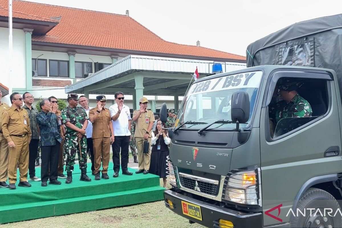 Pengiriman Bantuan Kemanusiaan untuk NTT oleh Korem 163/Wira Satya Pengiriman Bantuan Kemanusiaan untuk NTT oleh Korem 163/Wira Satya