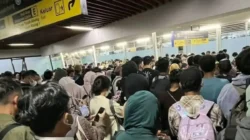 Gangguan Jalur KRL Akibat Kerumunan Warga di Jakarta
