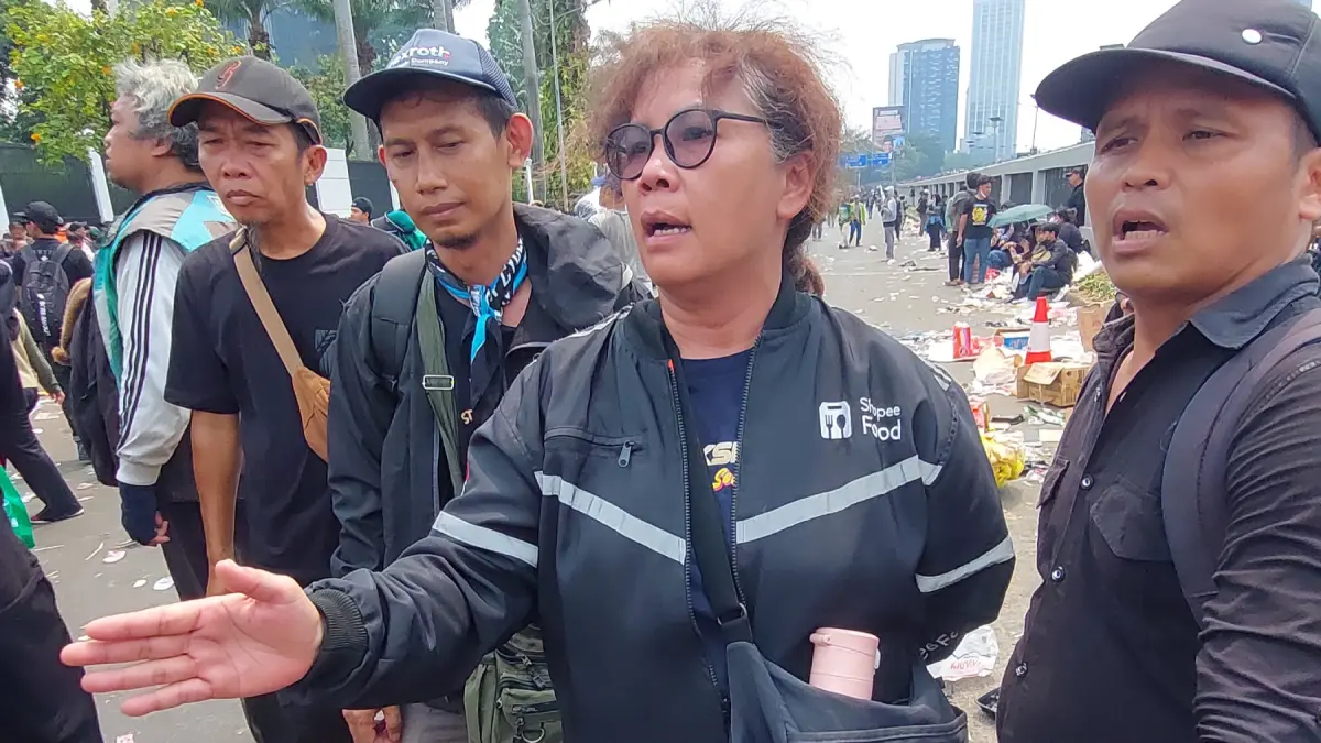 Kekecewaan Massa Terhadap Aksi Aliansi Masyarakat Pati Bersatu di DPR Kekecewaan Massa Terhadap Aksi Aliansi Masyarakat Pati Bersatu di DPR