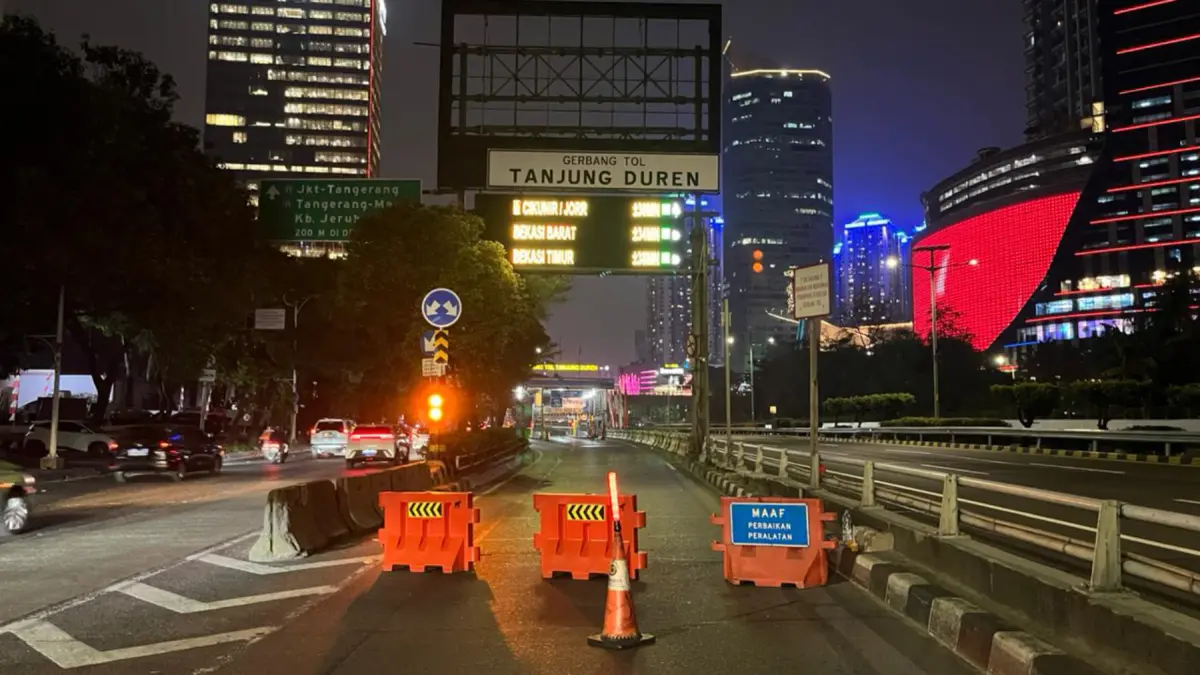 Dampak Demonstrasi di Gedung DPR Terhadap Arus Lalu Lintas Dampak Demonstrasi di Gedung DPR Terhadap Arus Lalu Lintas