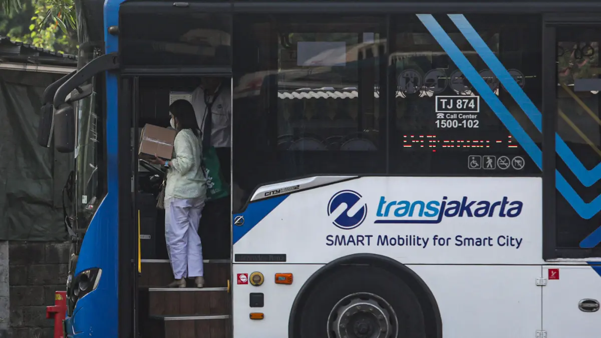 Penyesuaian Rute TransJakarta Akibat Demo Penyesuaian Rute TransJakarta Akibat Demo