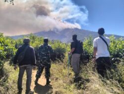 Dandim 0808/Blitar Bersama Kapolres Tinjau Kebakaran Hutan Gunung Butak Lewat Pantauan Udara