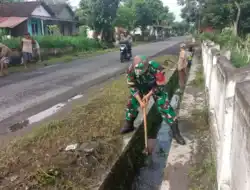 Wujud Kepedulian Lingkungan, Babinsa Koramil Udanawu Bersama Warga Gelar Karya Bakti Saluran Irigasi
