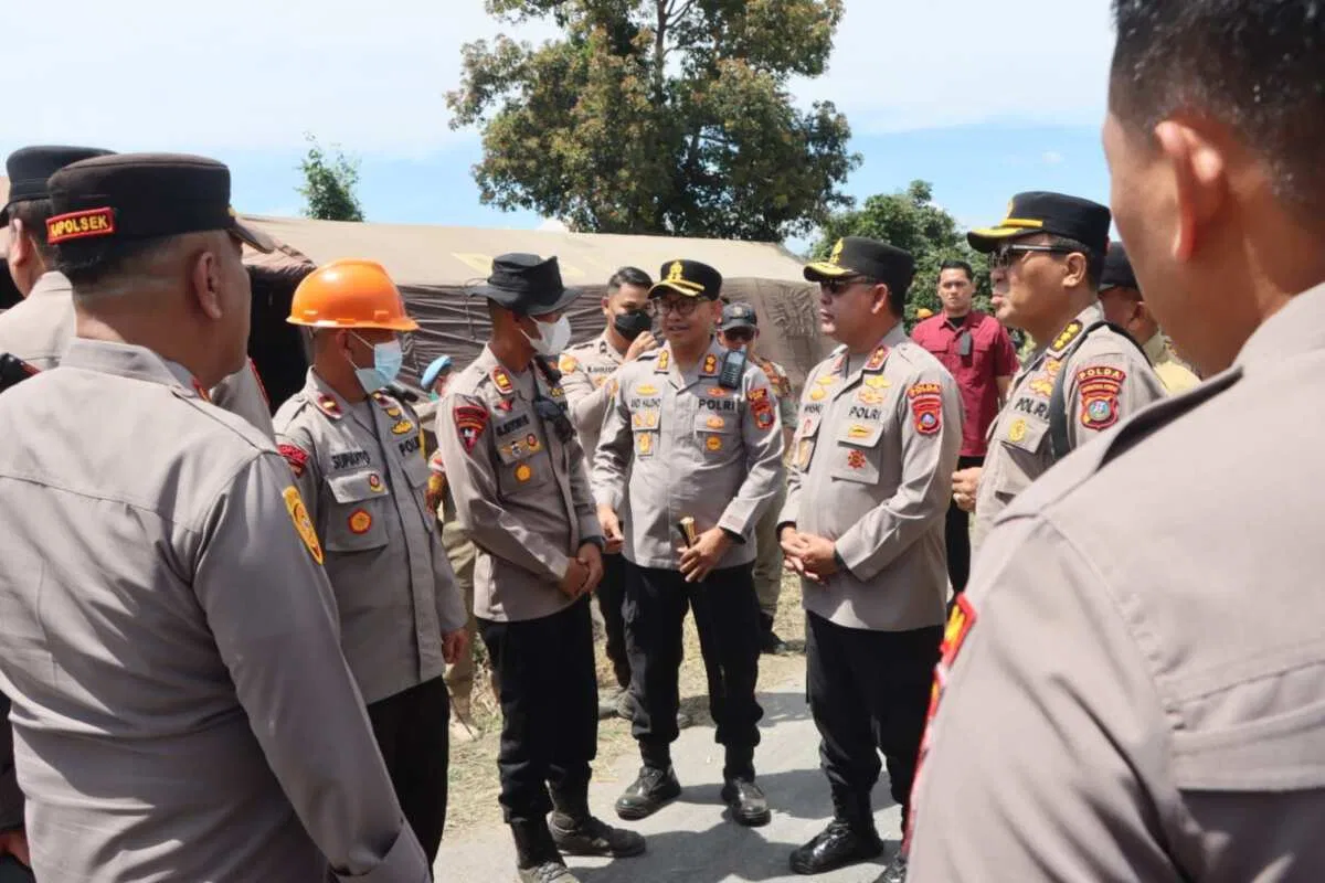 Gunung Sinabung Berstatus Siaga, 176 Personel Polri Dikerahkan untuk Layani dan Lindungi Masyarakat