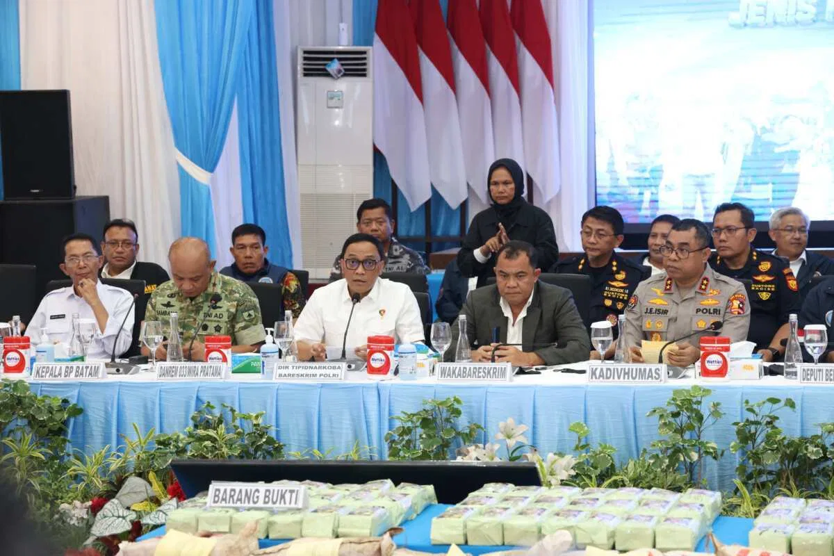BARESKRIM POLRI, BNN RI, BEA CUKAI DAN POLDA KEPRI UNGKAP JARINGAN NARKOBA INTERNASIONAL, SITA 800 KG KETAMIN HCL