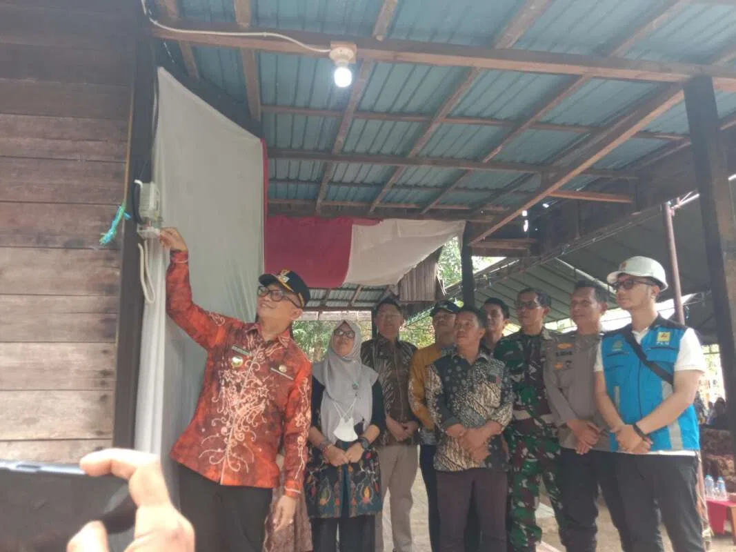 Danramil 1008-03/Tanjung Hadiri Peresmian Program Listrik Desa Pamarangan Kiwa