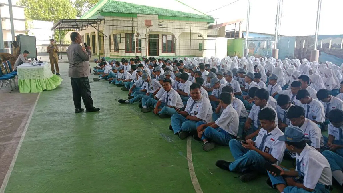 Teknologi Terus Berubah, Polres Kediri Bekali Pelajar SMAN 1 Purwoasri Pahami AI