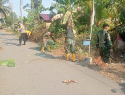 Koramil Haruyan Turun Langsung Bersama Masyarakat Bersihkan Parit Desa Panggung