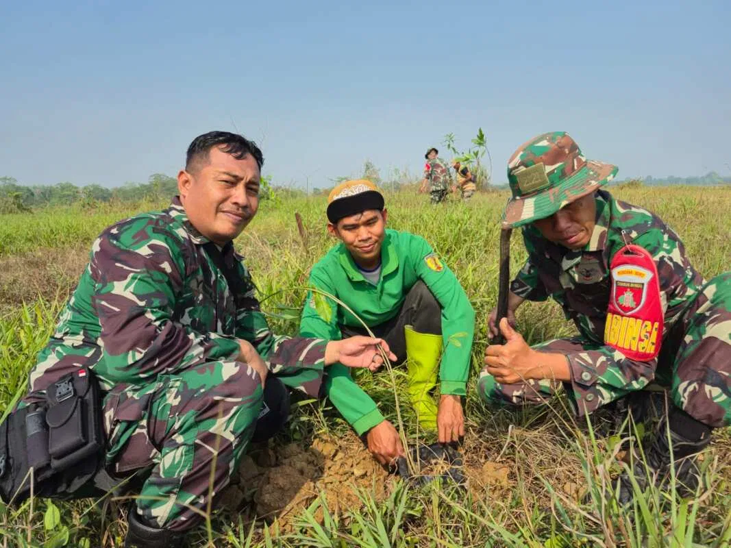 Sambut HUT ke-81 TNI, Kodim 1002/HST Ajak Masyarakat Peduli Lingkungan