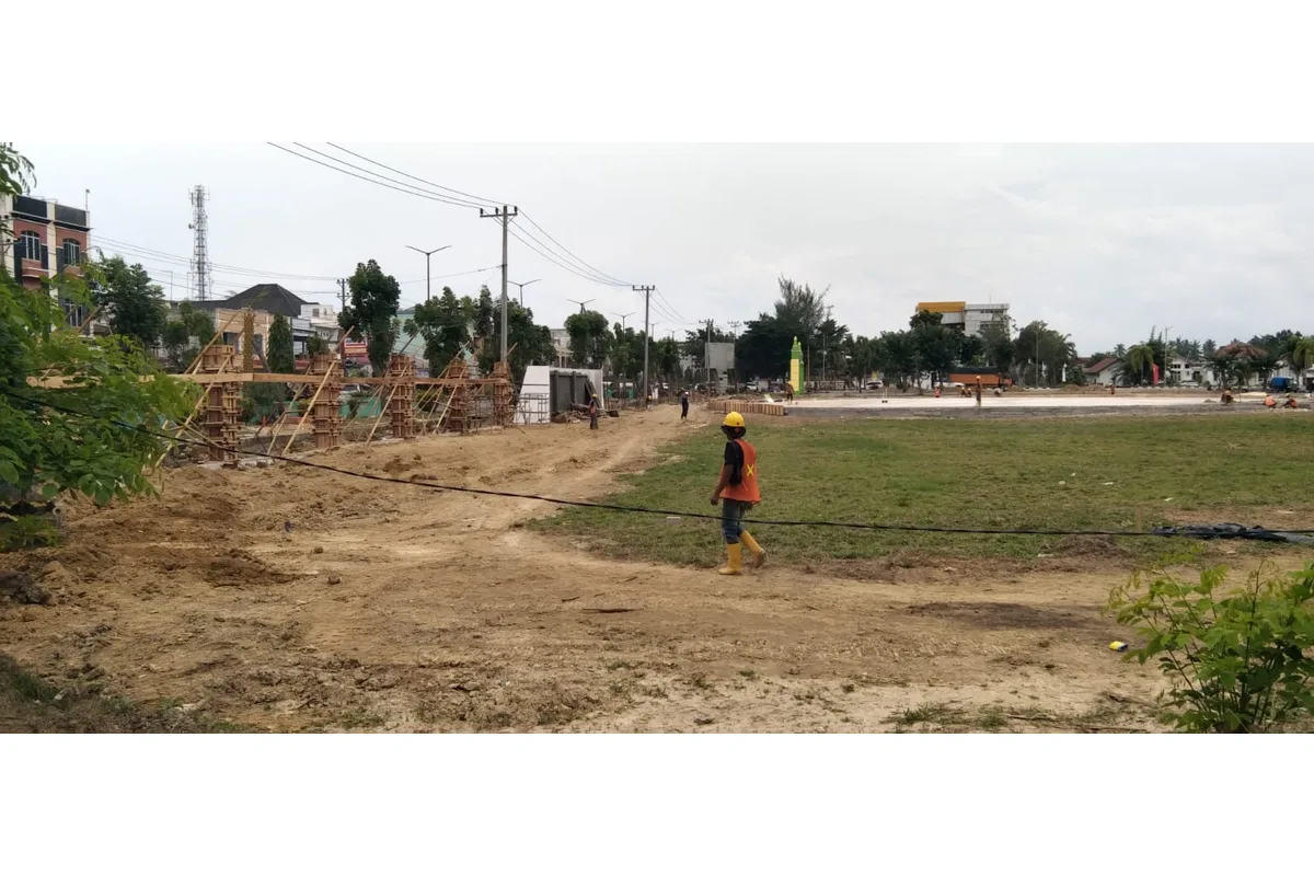 Tanpa Plang Proyek, Pembangunan Pagar dan Halaman Kantor Bupati Aceh Tamiang Dipertanyakan: Berapa Nilai Anggarannya?