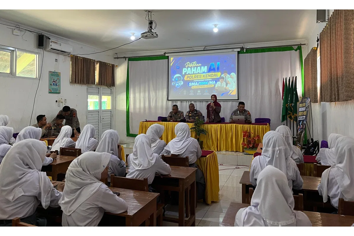 Tingkatkan Literasi Digital Pelajar, Polres Kendal Sukses Gelar Sosialisasi “Paham AI” dari Minggu Pertama hingga Kelima, 4.367 Siswa Bersertifikat