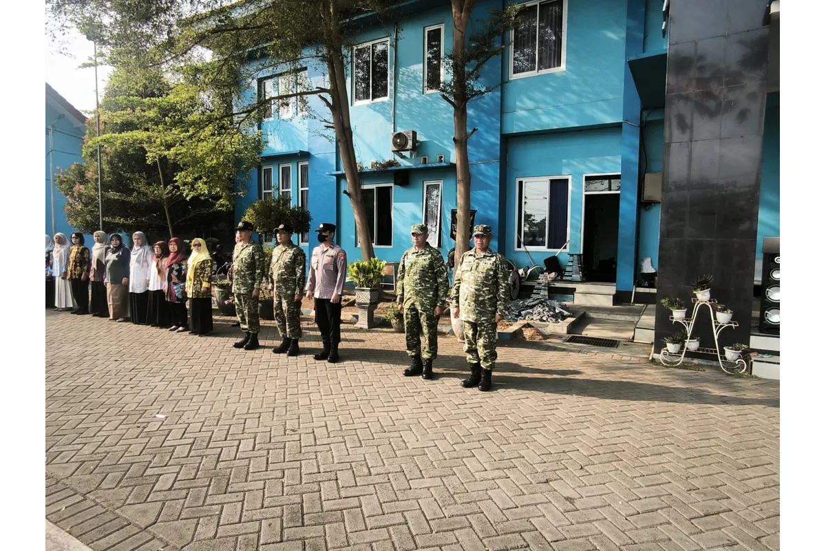 Tumbuhkan Jiwa Kepemimpinan, Koramil Kanigaran Hadiri Upacara Penutupan LDDK Angkatan 20 SMKN 4 Kota Probolinggo