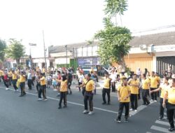Olahraga Bersama hingga Baksos untuk Ojol Semarakkan HUT Lalu Lintas ke-71 Polres Kediri