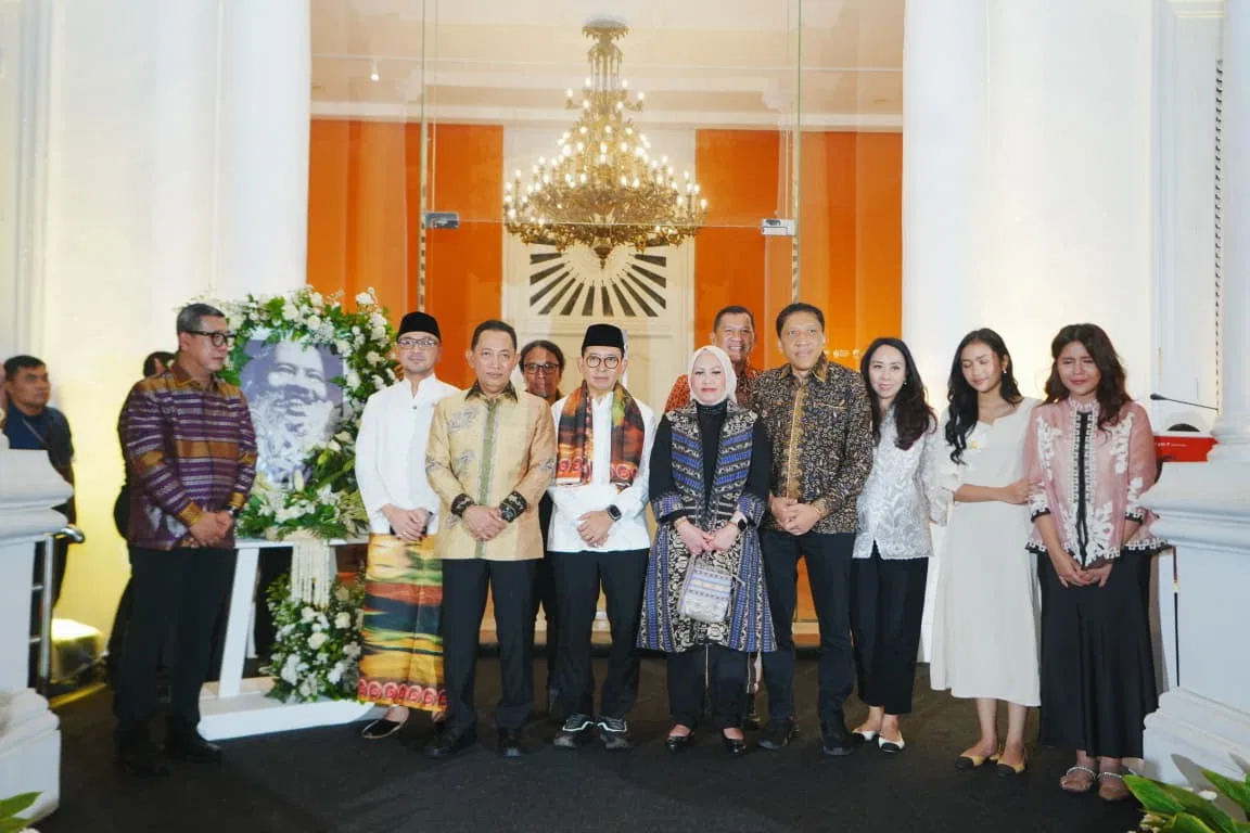 Kapolri Hadiri Pembukaan Pameran Nasirun “Bersimpuh di Kaki Para Guru” di Galeri Nasional Indonesia