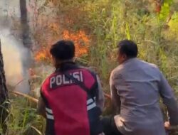 Polres Magetan Bersama Tim Gabungan Tangani Karhutla di Panekan Lereng Gunung Lawu