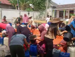 Peduli Kemarau Panjang, Kodim Bojonegoro Salurkan 130 Ribu Liter Air Bersih Setiap Hari