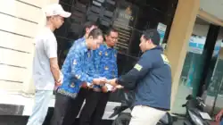 Polres Lamongan Beri Penghargaan Empat Warga yang Gagalkan Curanmor di Puskesmas Deket