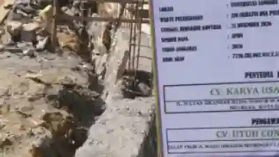 Proyek Pembangunan Pagar Belakang Kampus Unsam Disorot, Papan Informasi Baru Dipasang