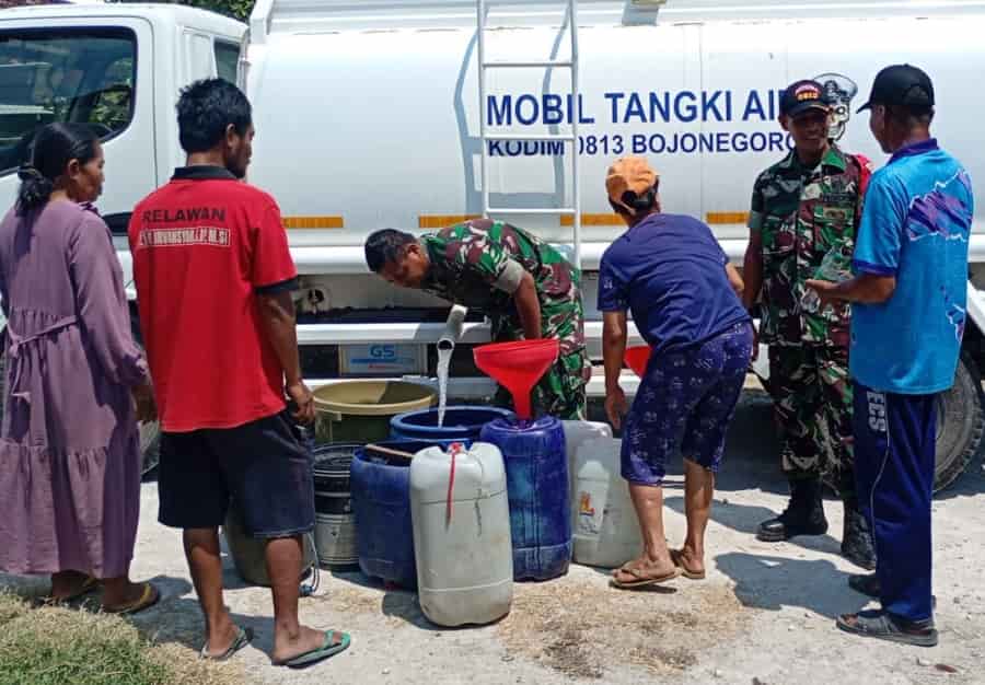 Sambut HUT TNI ke-81, Kodim Bojonegoro Pasok 13.000 Liter Air Bersih untuk Warga Dusun Kedungdowo Sumberharjo Sumberrejo