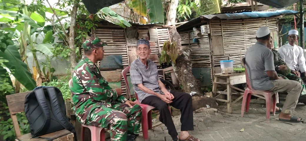 Komsos Bersama Warga, Babinsa Kodim 1002/HST Edukasi Ketahanan Pangan dan Cegah Karhutla Komsos Bersama Warga, Babinsa Kodim 1002/HST Edukasi Ketahanan Pangan dan Cegah Karhutla