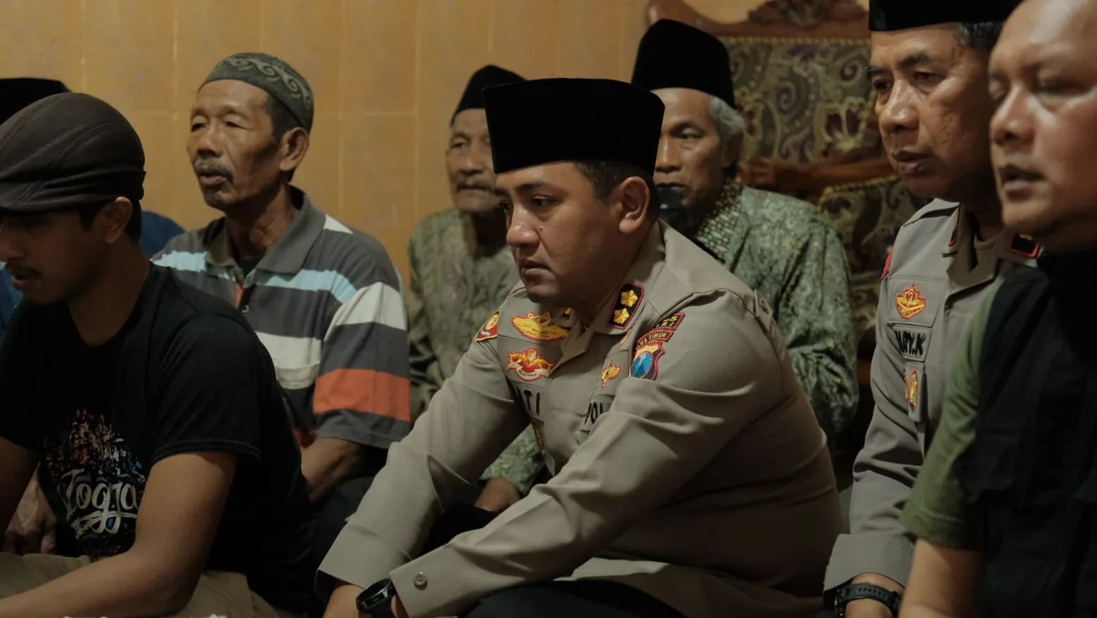 Kapolres Kediri Hadir Memberi Penghormatan Terakhir untuk Korban KM Virgo Transport 8 di Desa Manggis Kecamatan Puncu