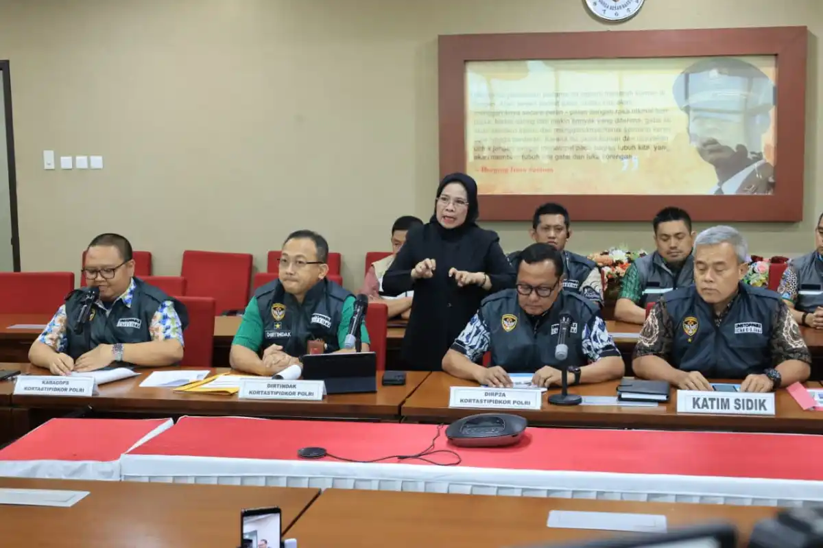 Polri Tetapkan Bupati Gowa sebagai Tersangka Dugaan Korupsi Perizinan Polri Tetapkan Bupati Gowa sebagai Tersangka Dugaan Korupsi Perizinan