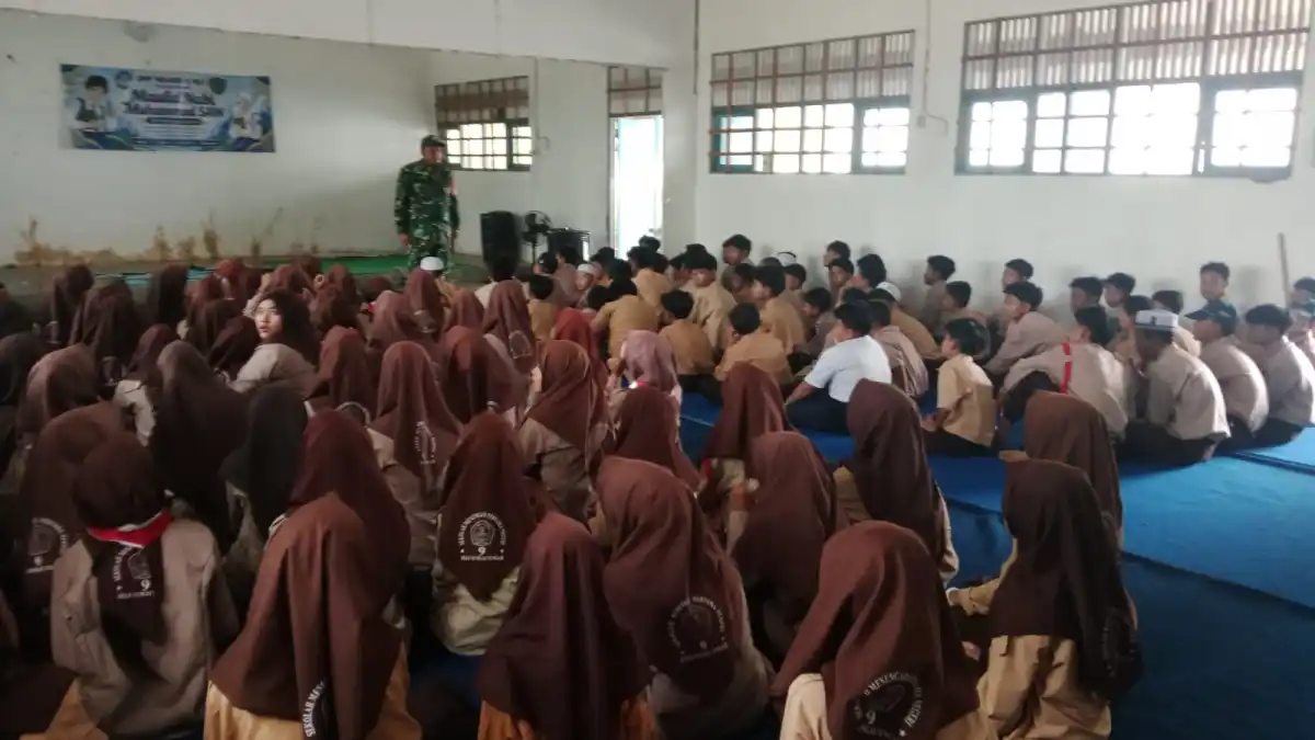 Pramuka Jadi Wadah Pembentukan Karakter, Babinsa Koramil 1002-04/LAS Beri Pembinaan Pelajar Pramuka Jadi Wadah Pembentukan Karakter, Babinsa Koramil 1002-04/LAS Beri Pembinaan Pelajar
