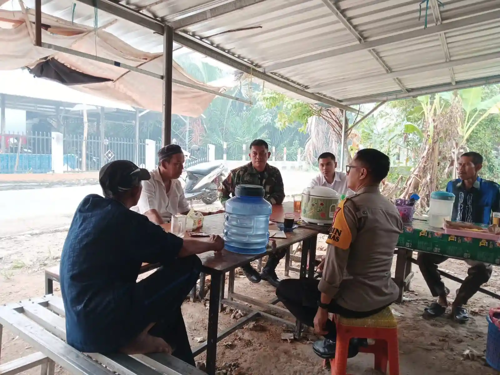 Babinsa Kodim 1002 Ajak Warga Bersama Cegah Kebakaran Hutan dan Lahan