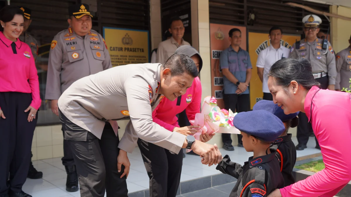 Kapolda Jateng Letakkan Batu Pertama Pembangunan TK Kemala Bhayangkari 06 Kota Besar Semarang