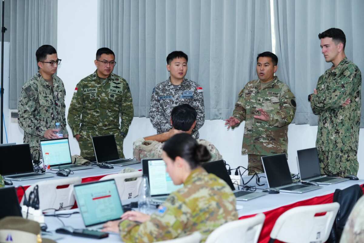 Staff TNI Dan Militer Negara Mitra Simulasikan Operasi Gabungan Dalam Super Garuda Shield 2026 Staff TNI Dan Militer Negara Mitra Simulasikan Operasi Gabungan Dalam Super Garuda Shield 2026
