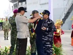 Wakil Panglima TNI Dampingi Menhan Sambut Kedatangan ITS Giuseppe Garibaldi