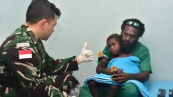 Aksi Kemanusiaan Di Laut Lepas, KRI WSH-991 Evakuasi 11 Warga Papua Nugini